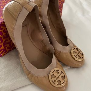 TORY BURCH Patent Caroline Ballerina Flats